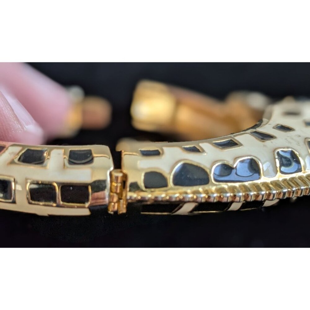 Gold-Tone Giraffe Design Hinged Bracelet size 6.5 with Black & White Enamel Deta - Picture 8 of 13